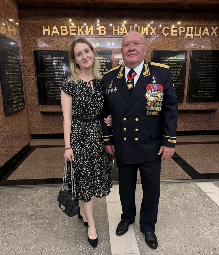 Валерий Канакин вместе с дочерью Екатериной. Фото: <a href="https://pikabu.ru/story/russkiy_medved_general_kanakin_bilsya_za_zalozhnikov_na_dubrovke_i_v_beslane_14280556?u=https%3A%2F%2Faif.ru%2F&t=%D0%98%D0%B7%20%D0%BB%D0%B8%D1%87%D0%BD%D0%BE%D0%B3%D0%BE%20%D0%B0%D1%80%D1%85%D0%B8%D0%B2%D0%B0&h=a1e58861719adc4a3b302fe53e093bf1f6864cd5" title="https://aif.ru/" target="_blank" rel="nofollow noopener">Из личного архива</a> Екатерина Канакина Екатерина Канакиной.