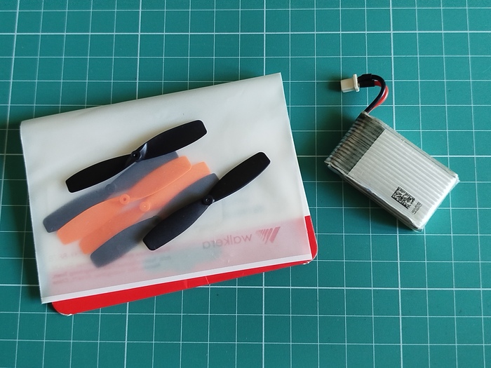 Пропеллеры 55мм и аккумулятор 600mAh