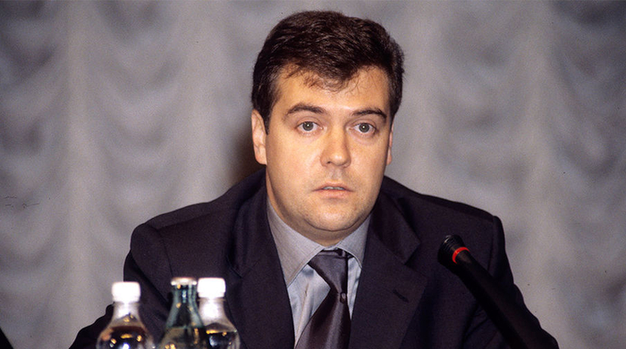 Как вы думаете, какая была бы криминальная обстановка в РФ, если президентом страны в 2000-2008 годах был бы Медведев?