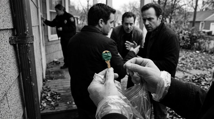 Я думал, у моей жены просто паранойя. А потом она показала мне фотографию, где я сплю