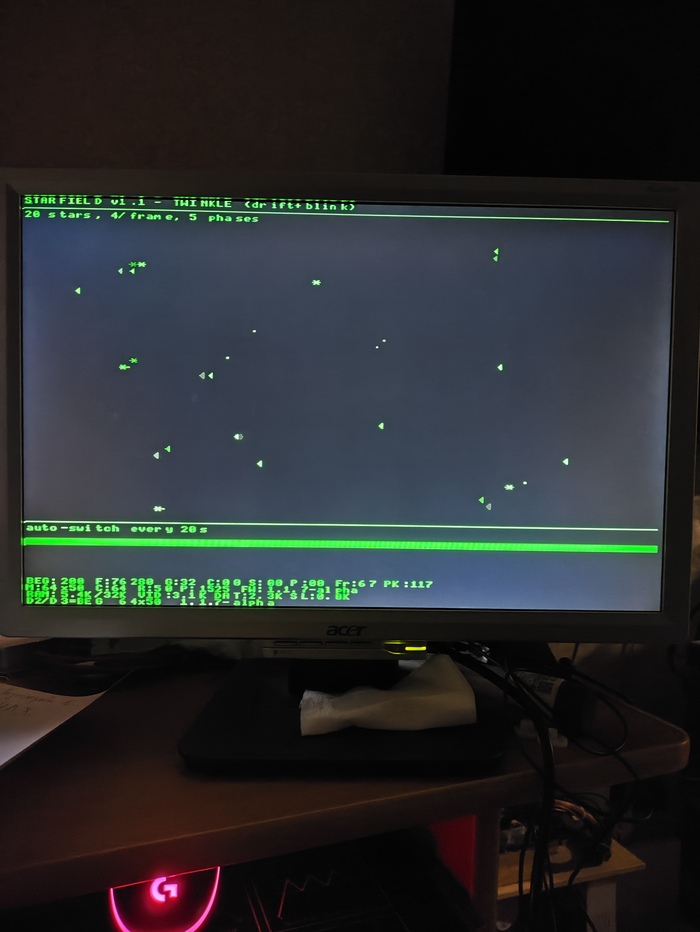 Относительно свежий но большой VGA монитор для тестирования. Старый 15` сбоит, надо будет починить.