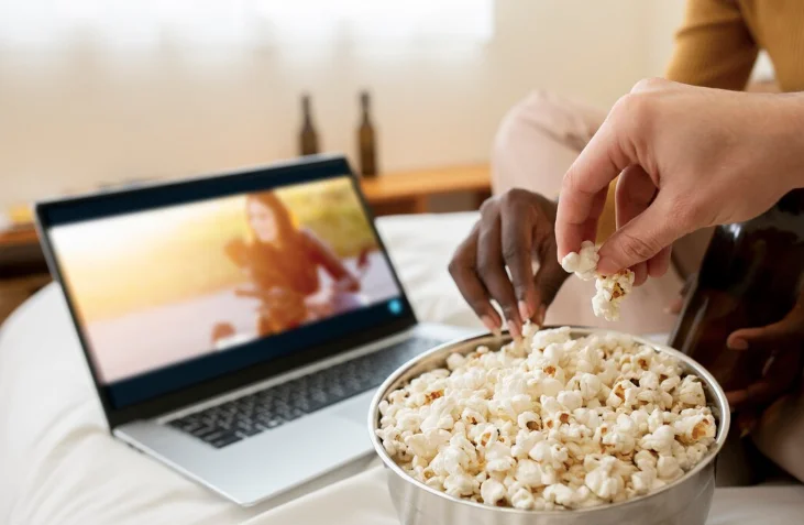 Сезон экономии: когда подписки на онлайн-кинотеатры дешевеют на 50–70%