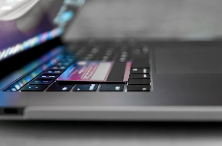 Правила безопасного использования промокодов и купонов при покупке софта