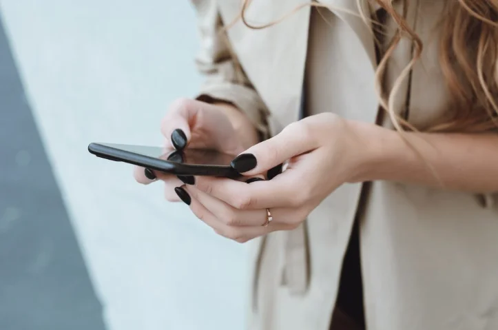 ТОП-16 лучших смартфонов до 60000 рублей в 2026 году