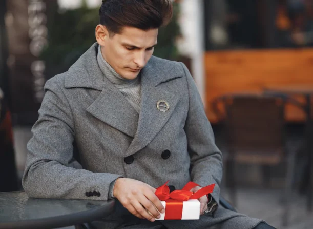 ТОП-50+ идей подарков мужчине на День святого Валентина 2026