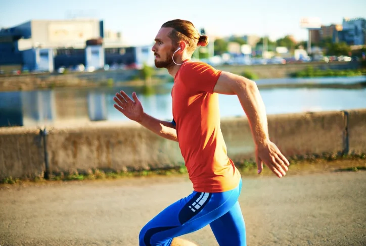 Принцип слоёв: как правильно одеваться для бега весной