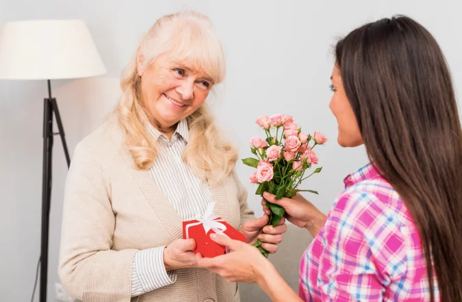 Что не стоит дарить бабушке на 8 марта